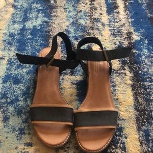 NWOT tried on never worn outside!